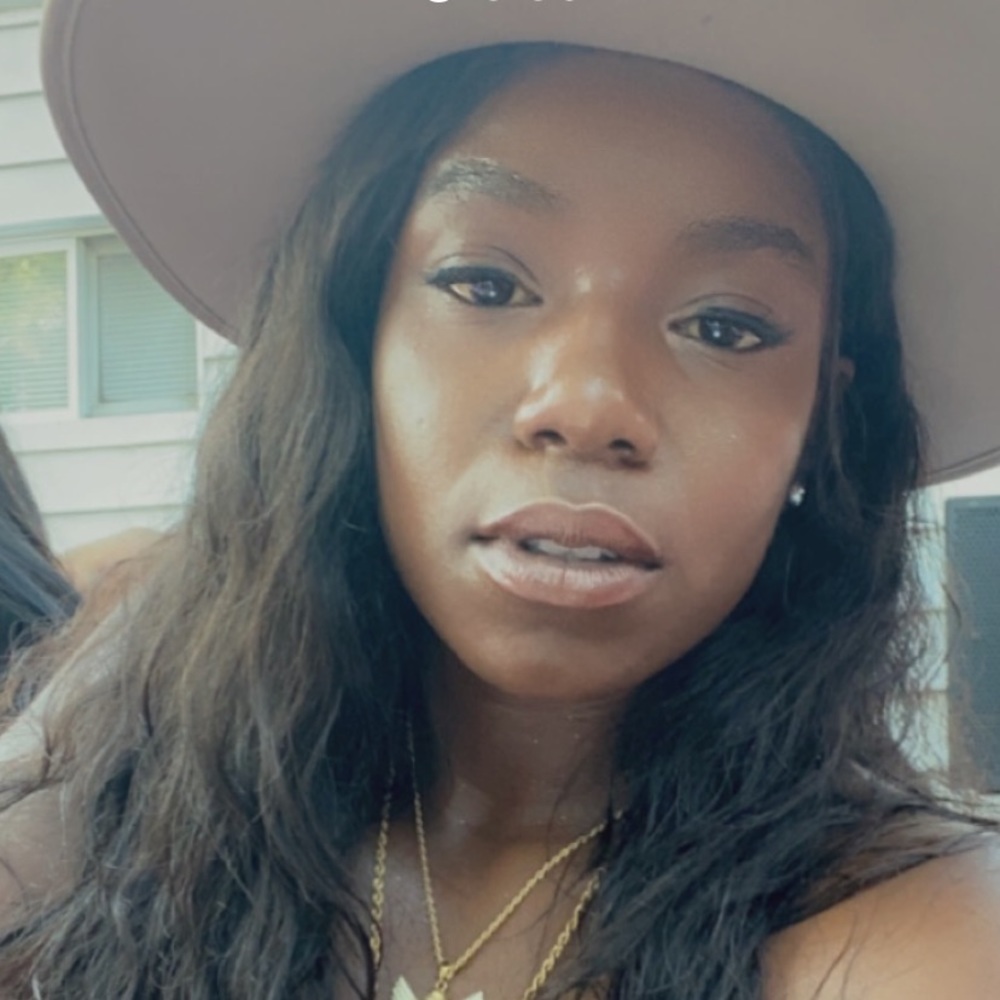 Meet your Posher, Shalecia